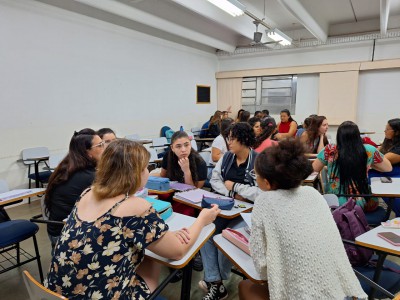 Alunos da Pedagogia realizam roda de conversa sobre concepção de deficiência e educação inclusiva